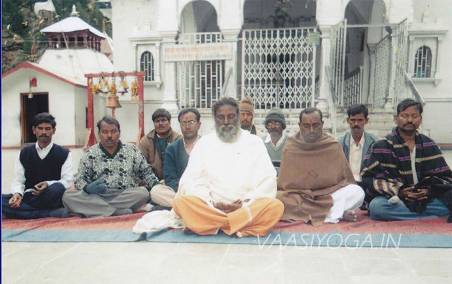 Swamiji with Advance Course Students in India